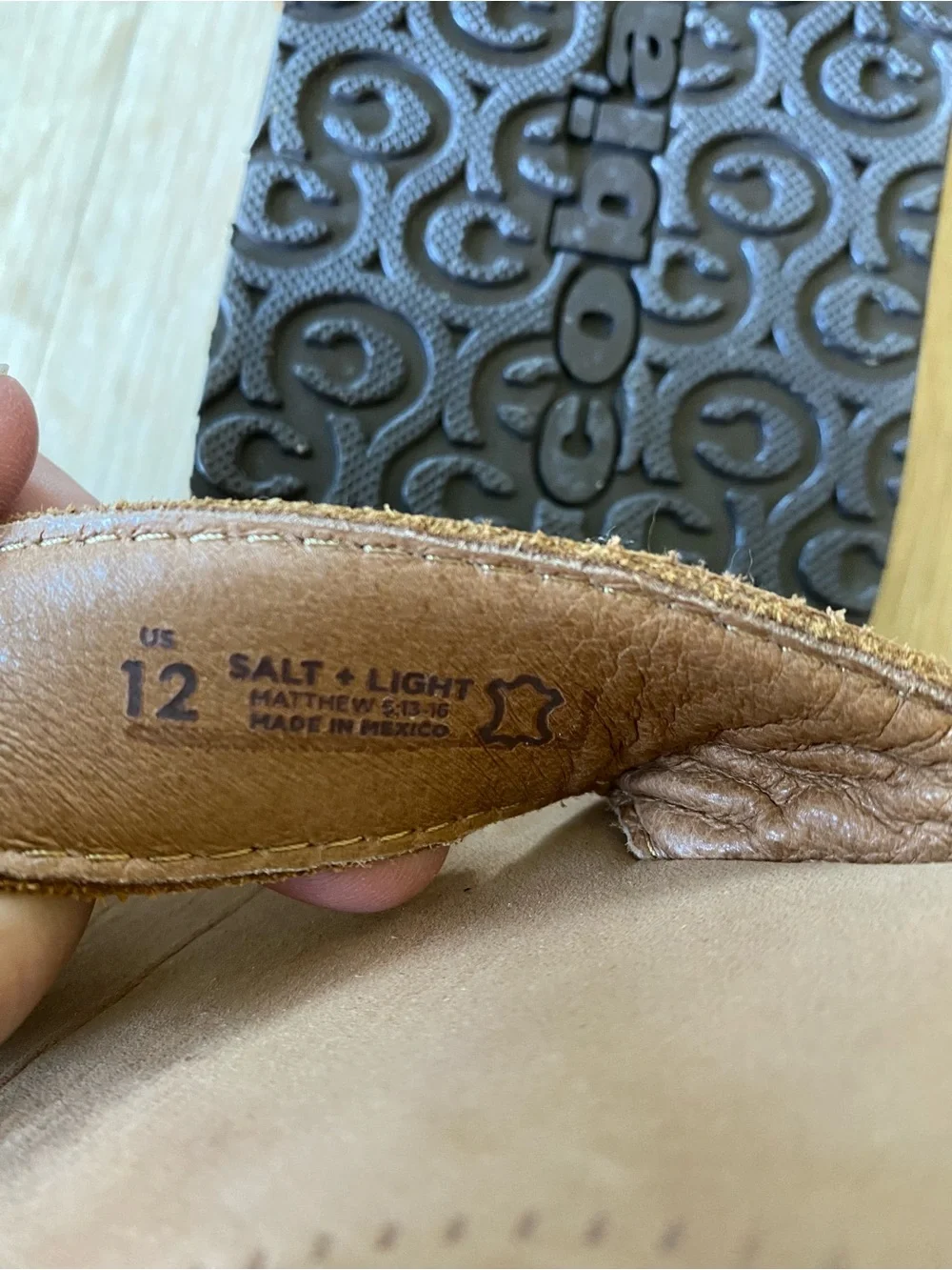 NEW Cobian Campo Del Sol Lazo Men’s Leather Arch Support Flip Flops Salt + Light